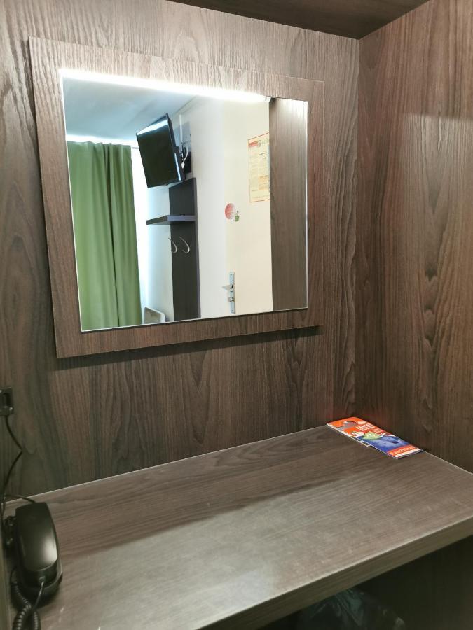 Fasthotel Paris Ouest Bouafle Buitenkant foto